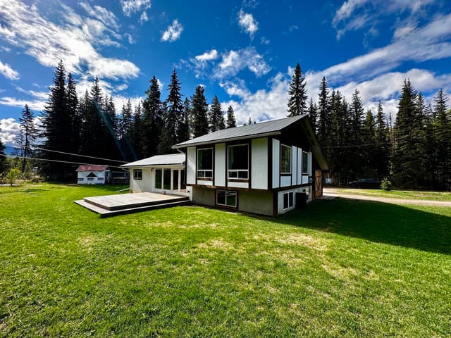 House for sale in Telkwa, Smithers And Area, 17540 Quick Station Road, 263147847 | Realtylink.org