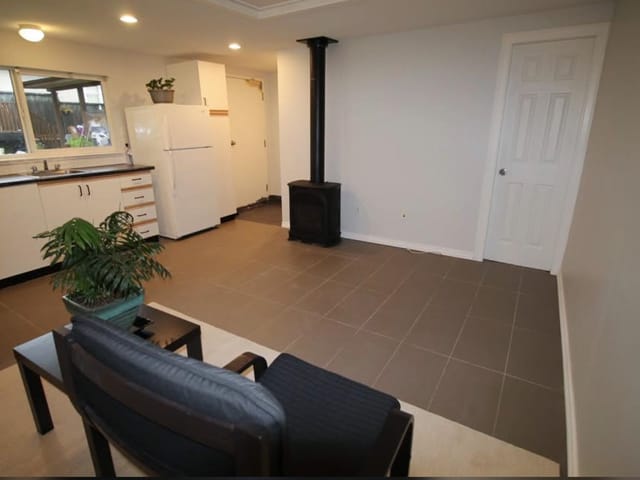 Apartment for rent in Coquitlam, Coquitlam, 737 Robinson, 263147879 | Realtylink.org