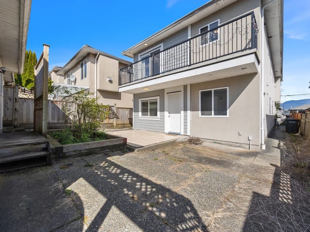1/2 Duplex for sale in Burnaby, Burnaby North, 6058 Woodsworth Street, 263147950 | Realtylink.org
