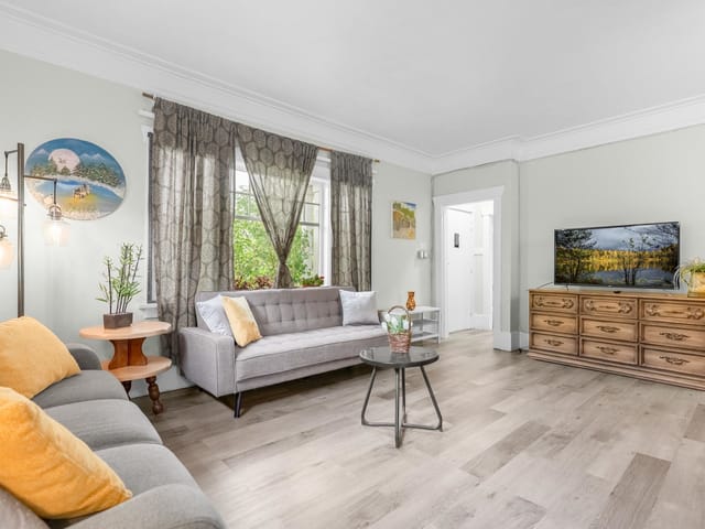 House for sale in Vancouver, Vancouver West, 3425 W 8th Avenue, 263147980 | Realtylink.org