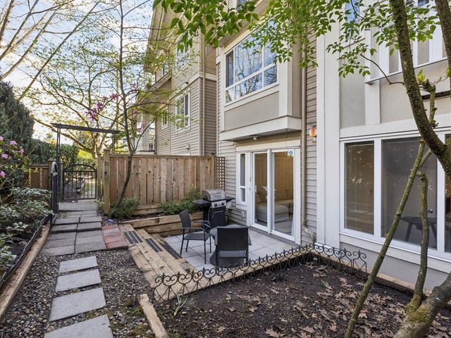 Apartment for sale in North Vancouver, North Vancouver, 102 365 E 1st Street, 263148063 | Realtylink.org