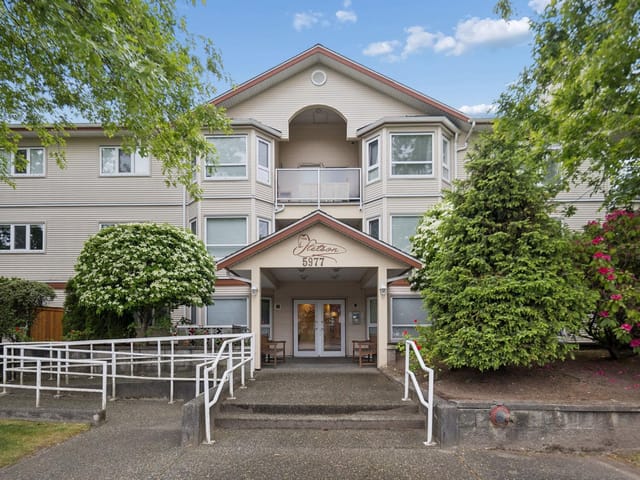 Apartment for sale in Surrey, Cloverdale, 305 5977 177b Street, 263148257 | Realtylink.org