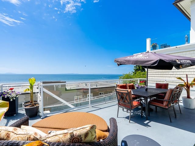 House for sale in White Rock, South Surrey White Rock, 15410 Victoria Avenue, 263148359 | Realtylink.org