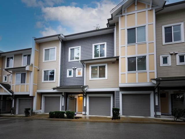Townhouse for rent in Surrey, North Surrey, 9718 161a Avenue, 263148381 | Realtylink.org