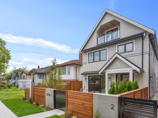 1/2 Duplex for sale in Vancouver, Vancouver East, 2 2258 Napier Street, 263148401 | Realtylink.org