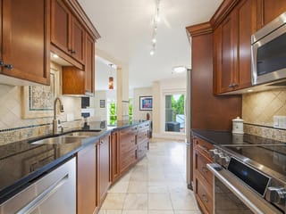 Apartment for sale in Surrey, South Surrey White Rock, 305 15150 29a Avenue, 263148457 | Realtylink.org