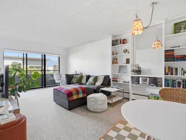 Apartment for rent in Vancouver, Vancouver West, 305 2475 York Avenue, 263148458 | Realtylink.org