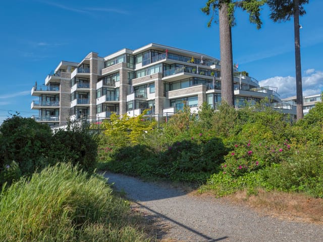 Apartment for sale in Sechelt, Sunshine Coast, 402 5725 Teredo Street, 263148628 | Realtylink.org