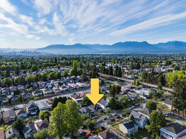 House for sale in Vancouver, Vancouver East, 1 4967 Spencer Street, 263148662 | Realtylink.org