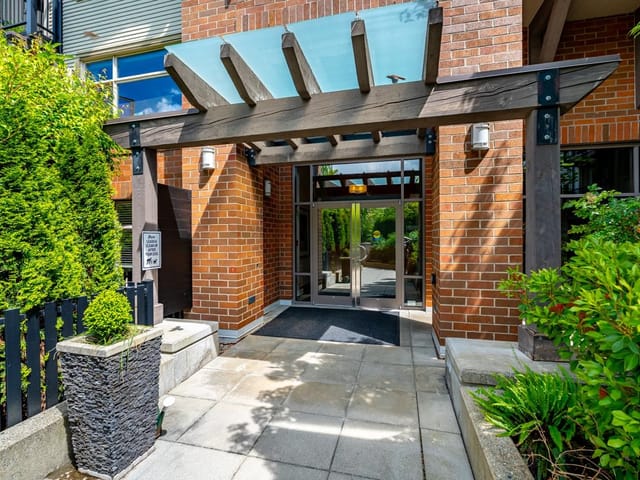 Apartment for sale in Port Moody, Port Moody, 203 400 Klahanie Drive, 263148728 | Realtylink.org