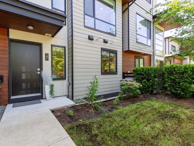 Townhouse for sale in Surrey, South Surrey White Rock, 7 15688 28 Avenue, 263148738 | Realtylink.org