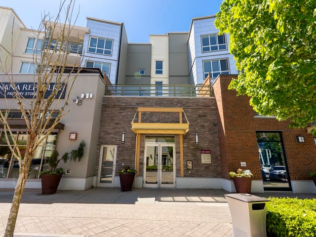 Apartment for sale in Surrey, South Surrey White Rock, 414 15735 Croydon Drive, 263148785 | Realtylink.org