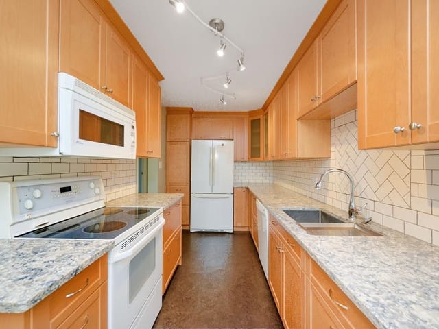 Apartment for sale in Burnaby, Burnaby North, 109 9202 Horne Street, 263148837 | Realtylink.org
