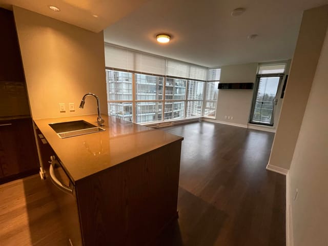 Apartment for rent in Coquitlam, Coquitlam, 2975 Atlantic Avenue, 263148865 | Realtylink.org