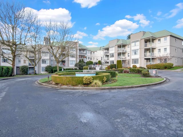 Apartment for sale in Surrey, North Surrey, 102 9765 140 Street, 263148904 | Realtylink.org