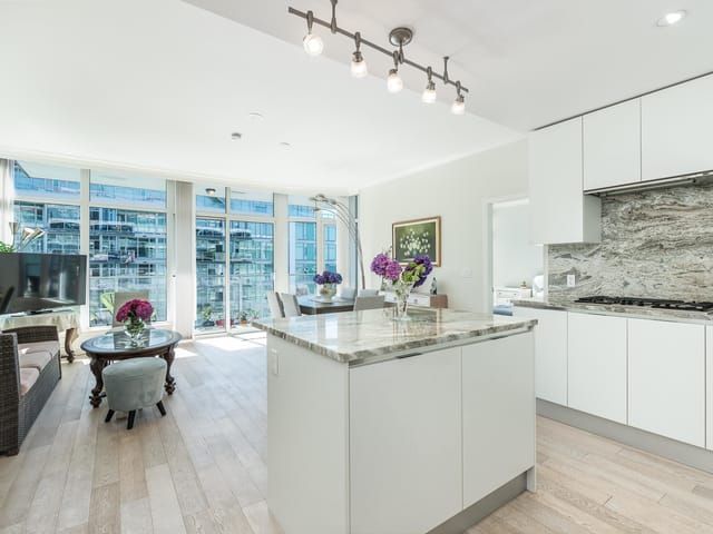 Apartment for sale in North Vancouver, North Vancouver, 703 175 Victory Ship Way, 263149138 | Realtylink.org