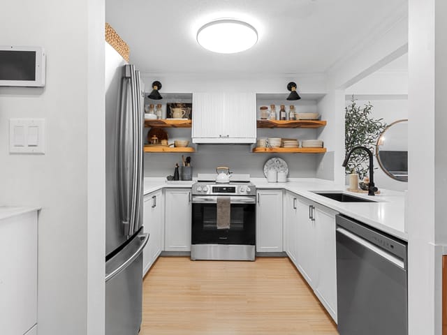 Apartment for sale in Coquitlam, Coquitlam, 105 1199 Westwood Street, 263149139 | Realtylink.org