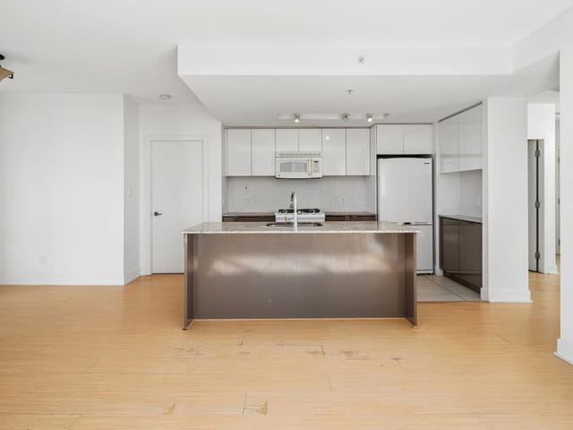 Apartment for sale in Burnaby, Burnaby South, 2208 4808 Hazel Street, 263149276 | Realtylink.org
