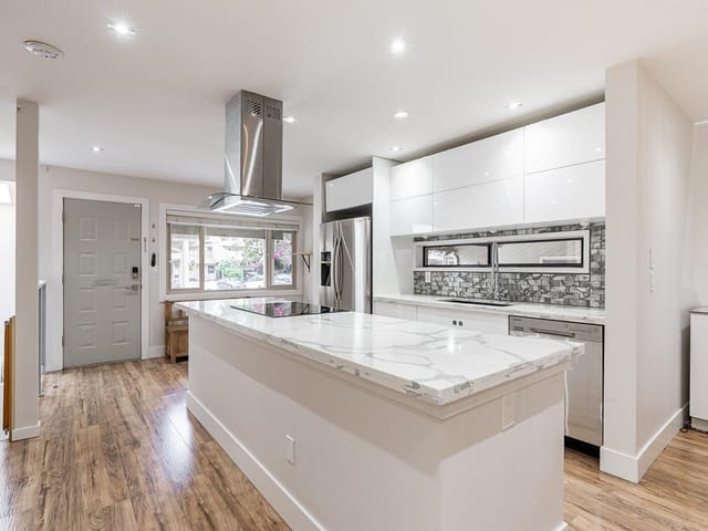 Townhouse for sale in Surrey, South Surrey White Rock, 15784 McBeth Road, 263149304 | Realtylink.org