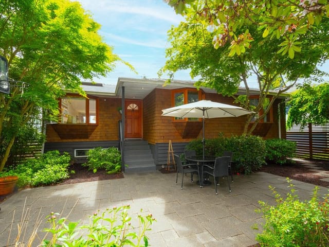 House for sale in North Vancouver, North Vancouver, 1185 Cloverley Street, 263149346 | Realtylink.org