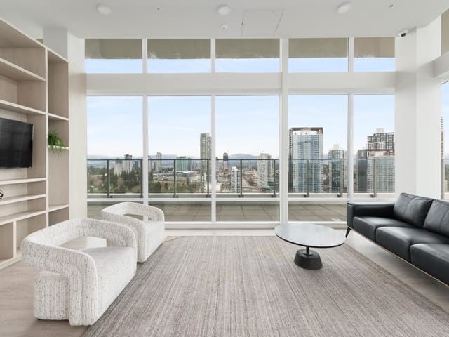Apartment for sale in Surrey, North Surrey, 215 9675 King George Boulevard, 263149355 | Realtylink.org