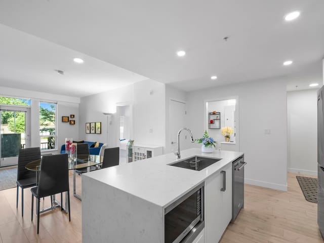 Apartment for sale in Coquitlam, Coquitlam, 101 700 Clarke Road, 263149449 | Realtylink.org
