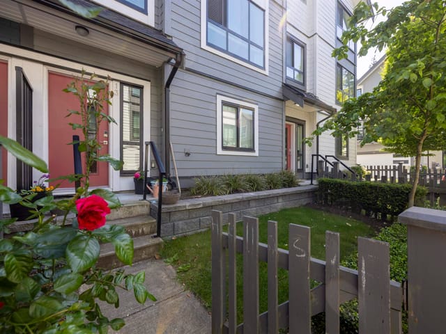 Townhouse for sale in Surrey, South Surrey White Rock, 13 16760 25 Avenue, 263149571 | Realtylink.org