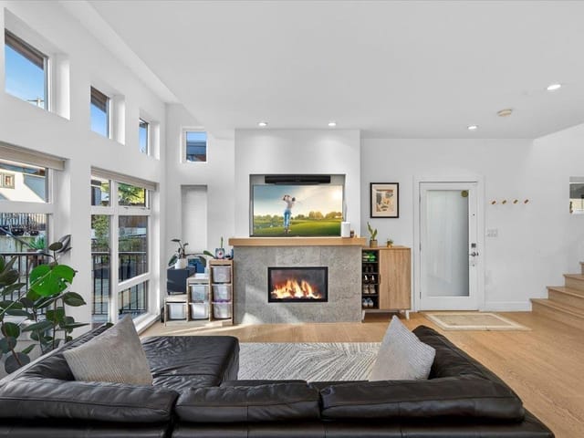 1/2 Duplex for sale in North Vancouver, North Vancouver, 2 252 E 19th Street, 263149662 | Realtylink.org