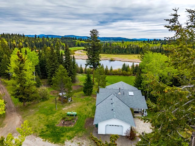 House for sale in Bridge Lake, 100 Mile House, 7497 Little Fort 24 Highway, 263150041 | Realtylink.org