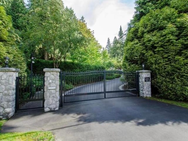 House for sale in Surrey, South Surrey White Rock, 13328 Woodcrest Drive, 263150614 | Realtylink.org