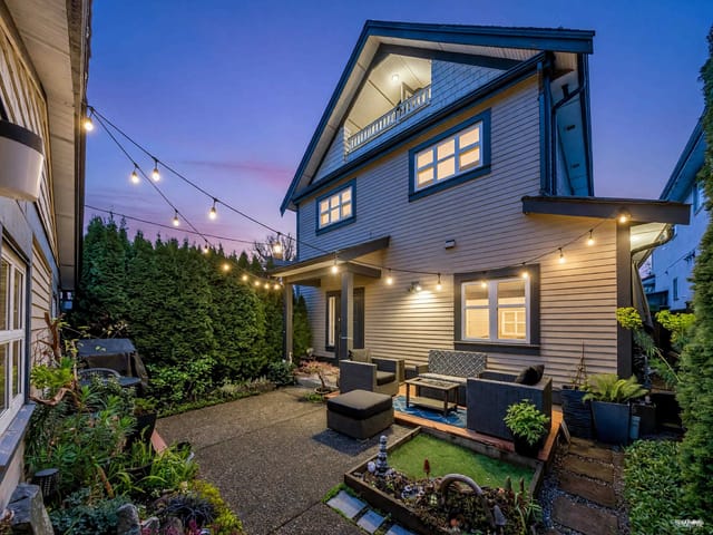 1/2 Duplex for sale in Vancouver, Vancouver East, 723 E 12th Avenue, 263150654 | Realtylink.org