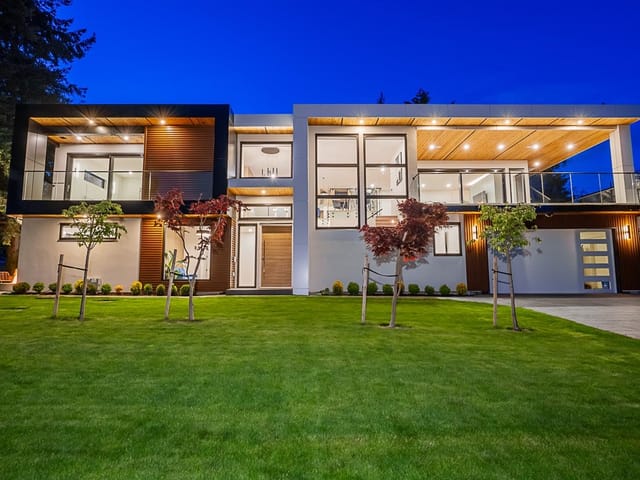 House for sale in White Rock, South Surrey White Rock, 15911 Cliff Avenue, 263150718 | Realtylink.org