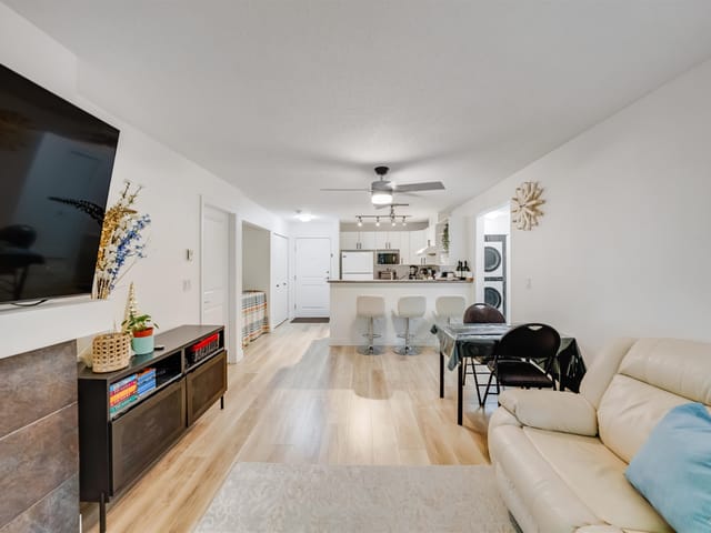 Apartment for sale in Surrey, North Surrey, 116 14885 105 Avenue, 263150722 | Realtylink.org