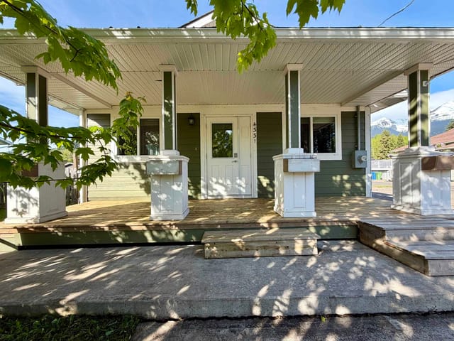 House for sale in Smithers, Smithers And Area, 4331 Third Avenue, 263150773 | Realtylink.org