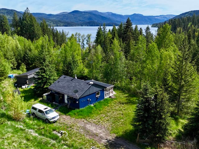 House for sale in Canim Lake, 100 Mile House, 7573 Resort Road, 263150922 | Realtylink.org