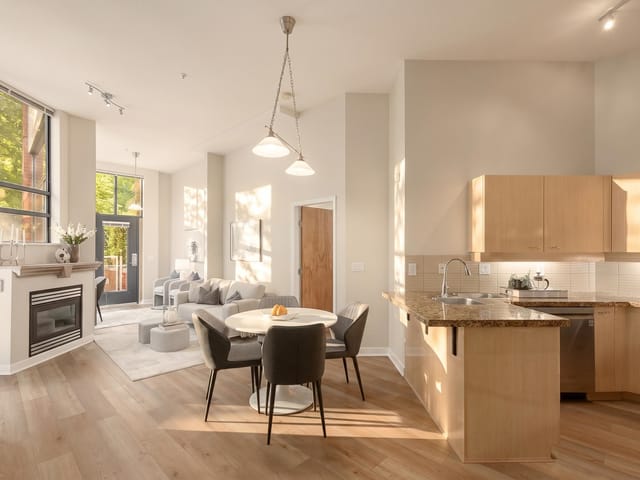 Apartment for sale in Vancouver, Vancouver West, 102 2228 Marstrand Avenue, 263151063 | Realtylink.org