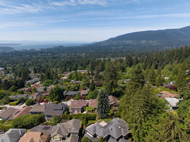 House for sale in North Vancouver, North Vancouver, 4080 St. Pauls Avenue, 263151412 | Realtylink.org