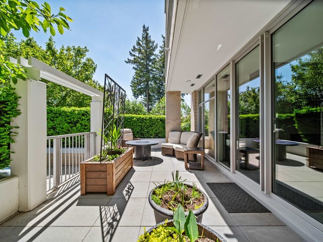Apartment for sale in White Rock, South Surrey White Rock, 103 1501 Vidal Street, 263151445 | Realtylink.org