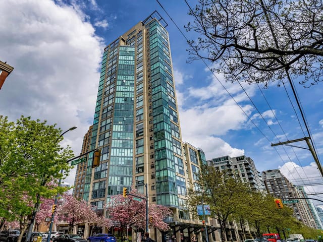 Apartment for sale in Vancouver, Vancouver West, 2403 1155 Homer Street, 263151591 | Realtylink.org