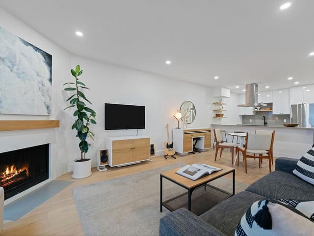 Apartment for sale in Vancouver, Vancouver East, 203 607 E 8th Avenue, 263151738 | Realtylink.org