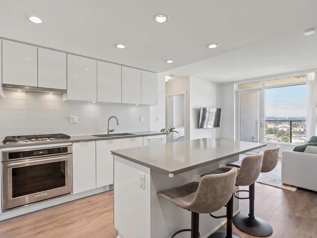 Apartment for sale in Burnaby, Burnaby North, 3205 2388 Madison Avenue, 263151780 | Realtylink.org