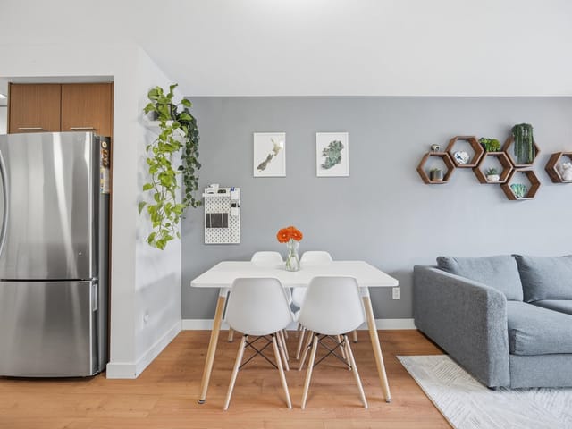 Apartment for sale in North Vancouver, North Vancouver, 209 221 E 3rd Street, 263151797 | Realtylink.org