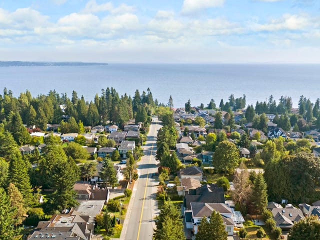 Townhouse for sale in Surrey, South Surrey White Rock, 209 13585 16 Avenue, 263151976 | Realtylink.org