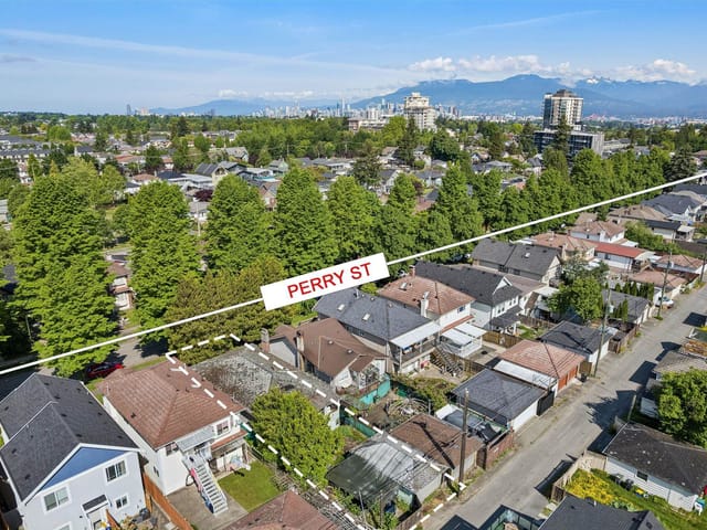 House for sale in Vancouver, Vancouver East, 4420 Perry Street, 263152043 | Realtylink.org