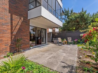 Apartment for sale in White Rock, South Surrey White Rock, 104 1319 Martin Street, 263152079 | Realtylink.org