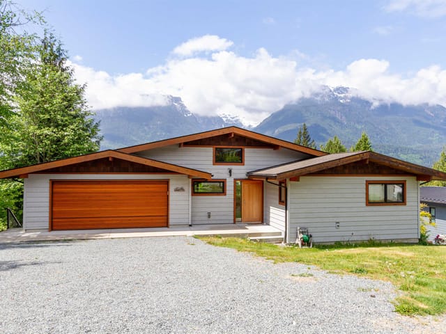 House for sale in Squamish, Squamish, 40427 Ayr Drive, 263152188 | Realtylink.org