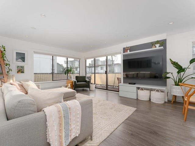 Apartment for sale in North Vancouver, North Vancouver, 103 127 E 4th Street, 263152212 | Realtylink.org
