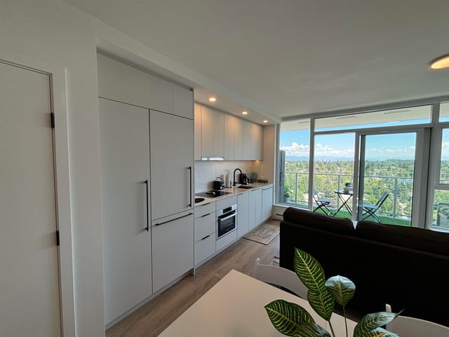 Apartment for sale in Surrey, North Surrey, 2403 13685 102 Avenue, 263152288 | Realtylink.org