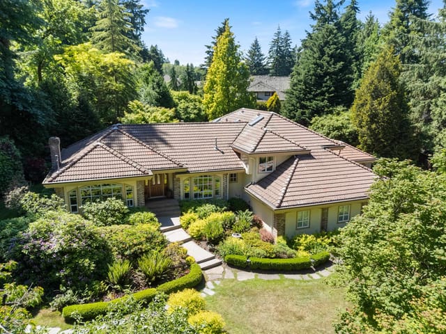 House for sale in Surrey, South Surrey White Rock, 2865 Semiahmoo Trail, 263152401 | Realtylink.org