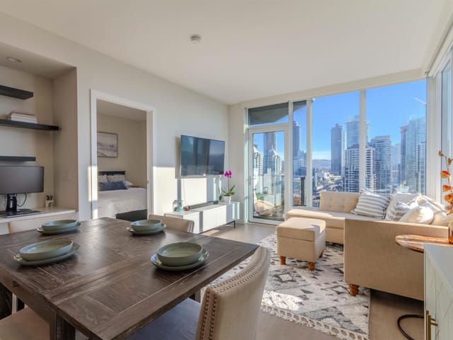 Apartment for sale in Burnaby, Burnaby North, 2010 4168 Lougheed Highway, 263152476 | Realtylink.org